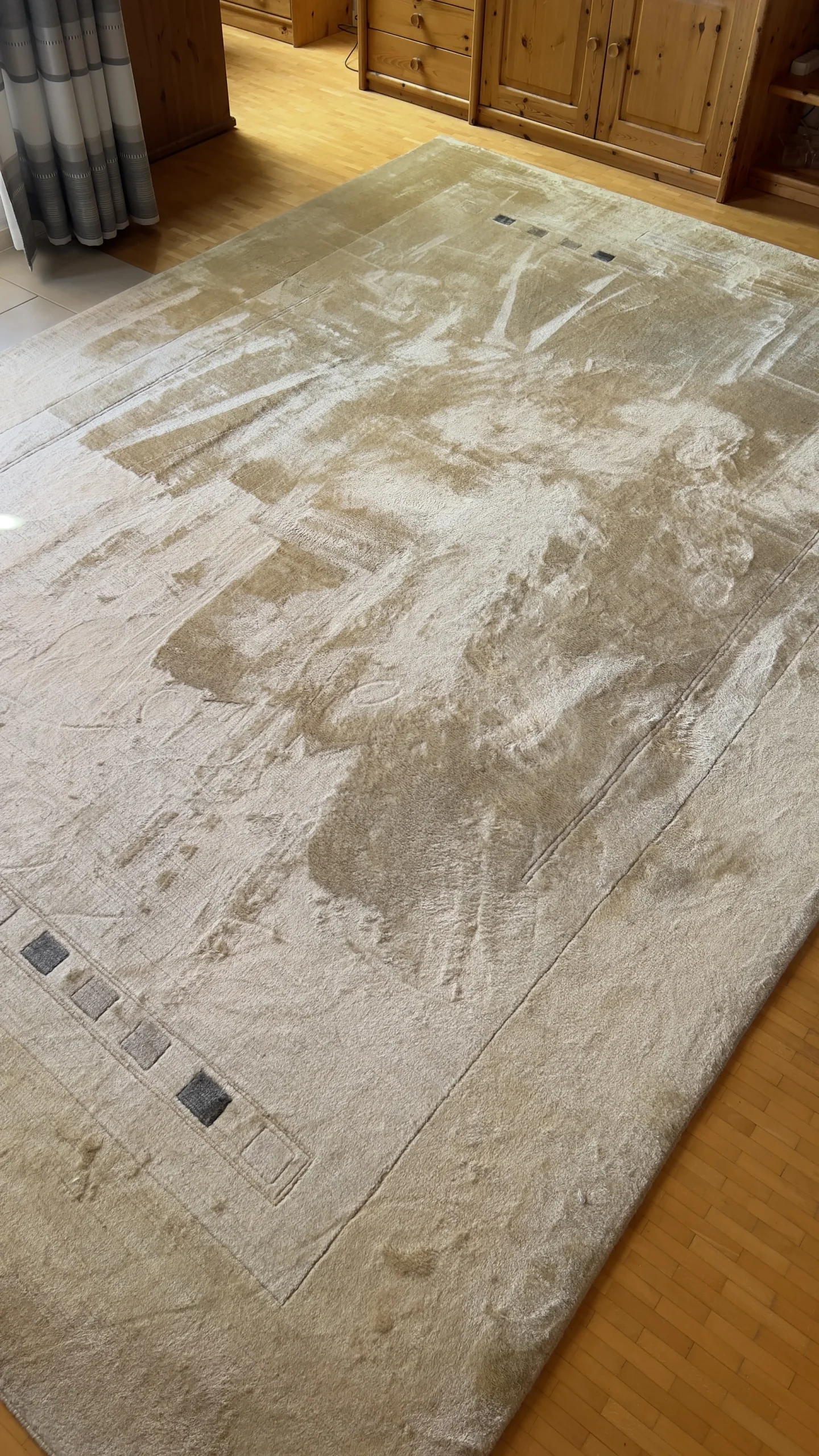 nettoyage tapis genève avant : moquette encrassée par le passage